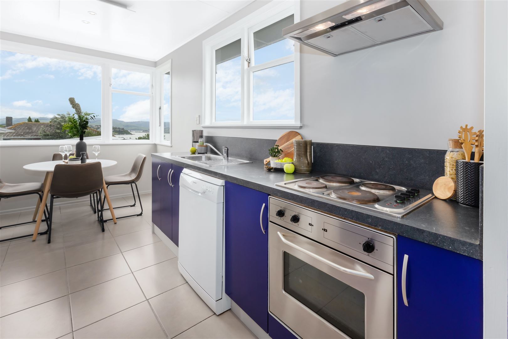 35 Rangituhi Crescent, Takapuwahia, Porirua, 3部屋, 0バスルーム