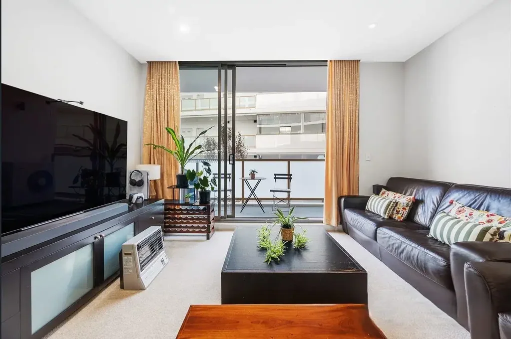 Modern One Bedroom Apartment with Study Nook in Prime Ryde Location