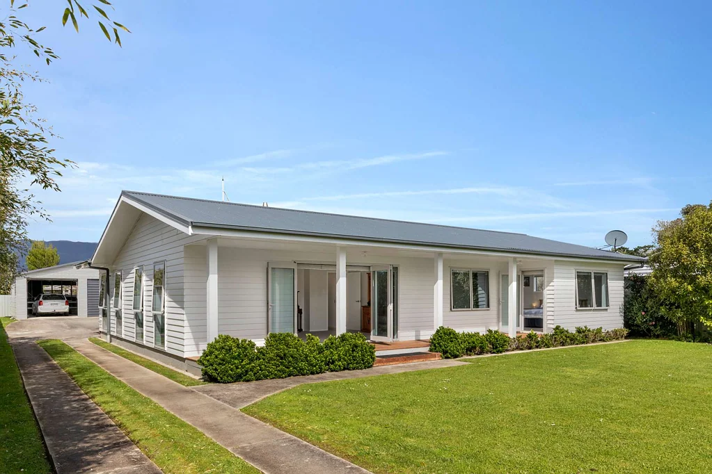Karamea 3 Bedroom Architectural Perfection in Karamea!