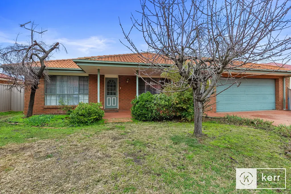 Cobram 3 Bedroom Stylish Family Home In A Prime Location