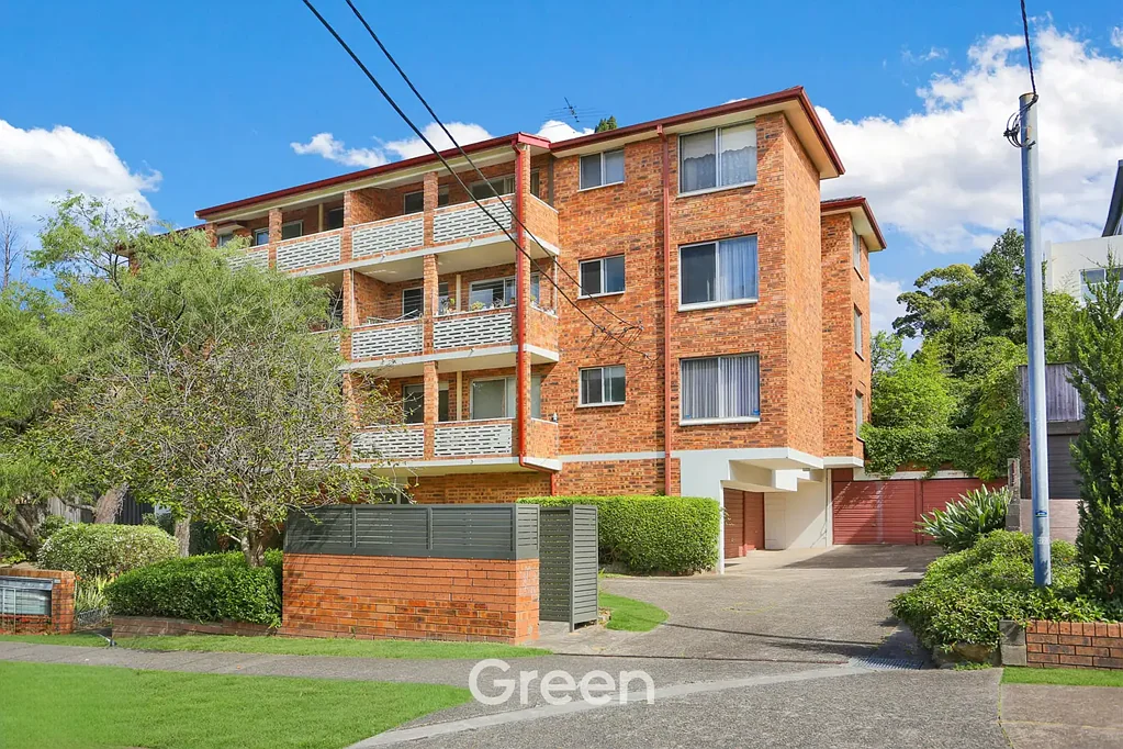 Top-Floor Two-Bedroom Unit in Convenient West Ryde Location