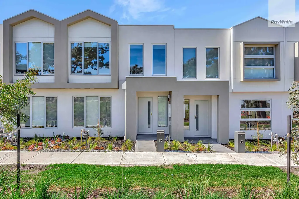 Brand New Family Home Opposite Parkland