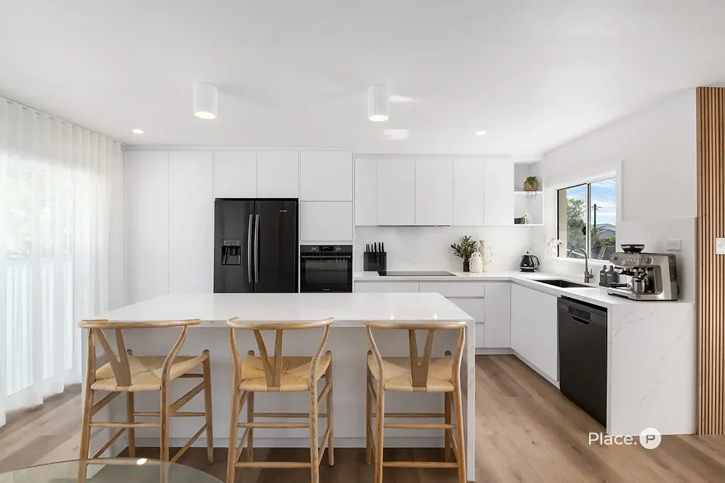 Balmoral 5ਬੈੱਡਰੂਮ Exquisite Living on Balmoral Hill: A Renovated Retreat with Panoramic Views