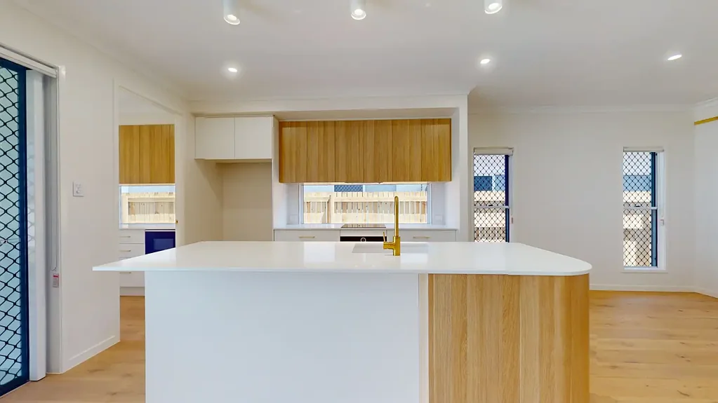 Like New Prestigious Executive Family Home!