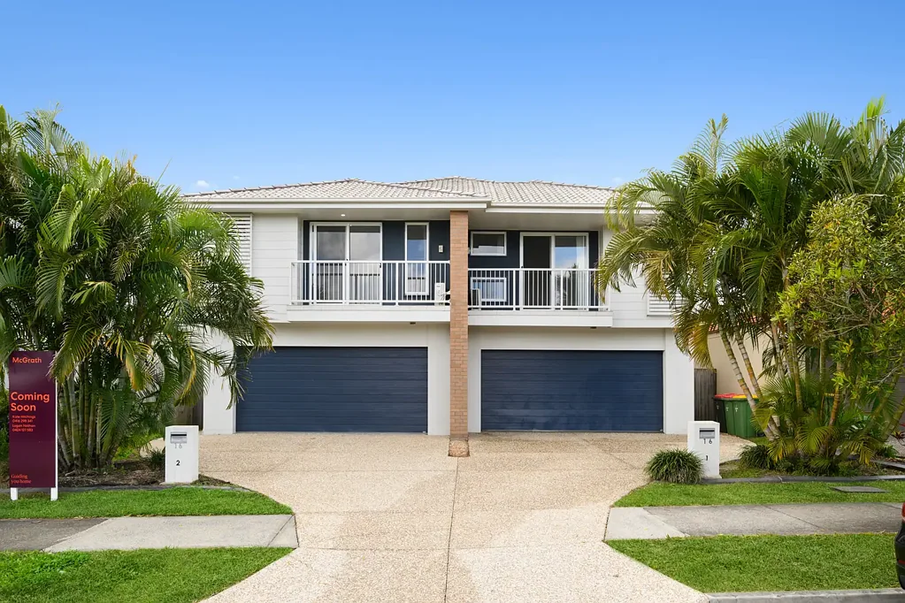 Coomera 8chambre TWO 4-Bedroom Duplexes | One Title | $1,600/Week Combined Return
Deadline Sale (Unless sold prior) - 
Best Offers by 2pm, Wed 12th Aug 2026