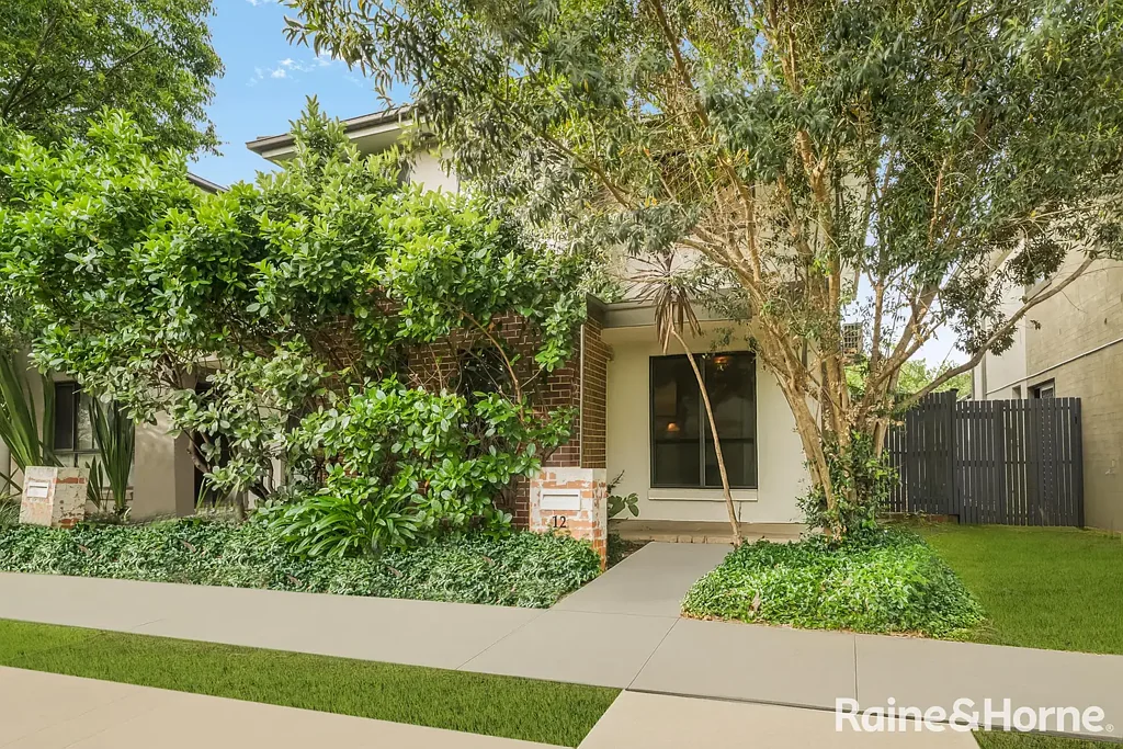 12 Mariner Street, Glenfield, NSW 2167