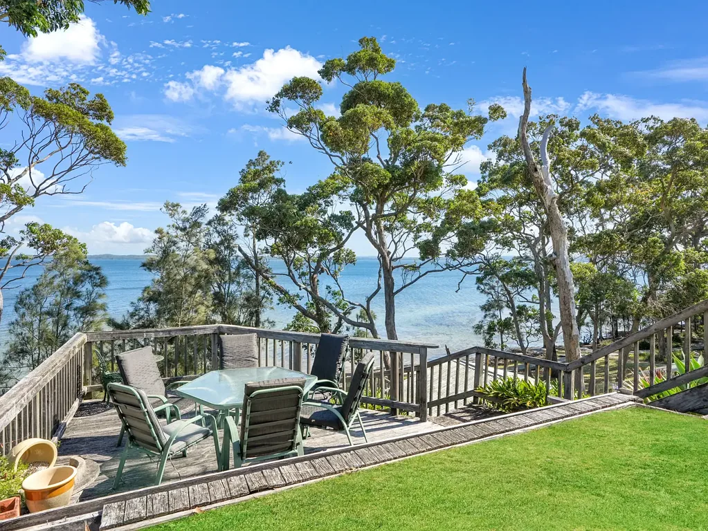 Sanctuary Point 5房  WATERFRONT LIVING MEETS VERSATILITY