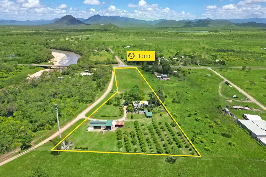 Black River 3બેડરૂમ The Complete Family Package - Home, Pool, Sheds & Space on 5 Acres!