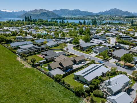 Wanaka 4房  Wanaka Dream Location-Priced to Go, Ready to Show!