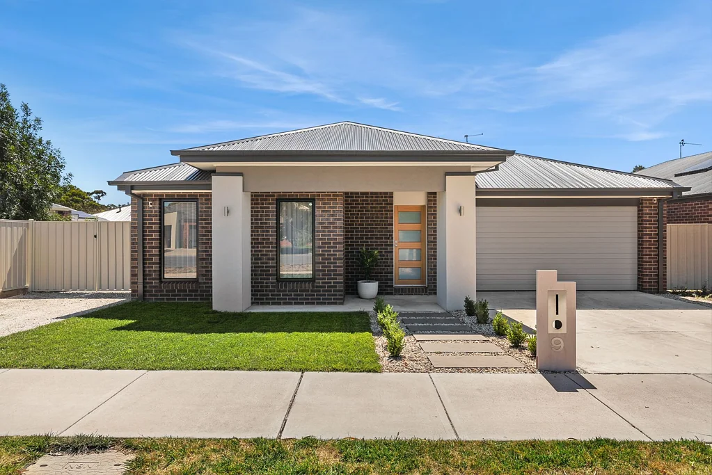 North Bendigo 3침실 Modern Comfort and Style in an Immaculate Package