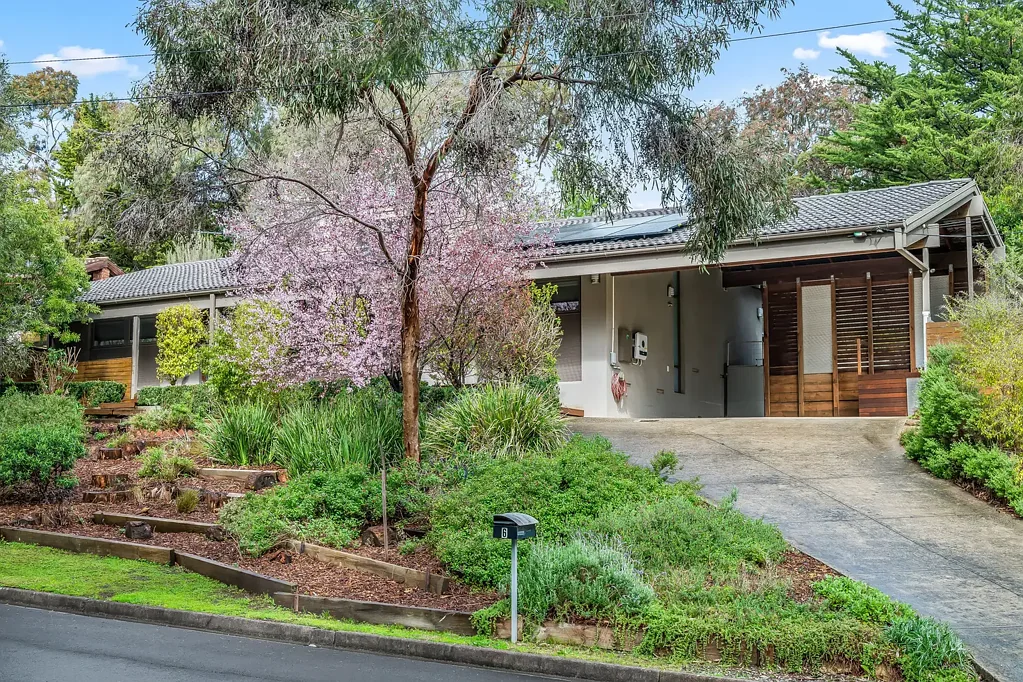 Hawthorndene 3房  Stay connected to nature from a wonderful Hawthorndene home amongst the treetops…