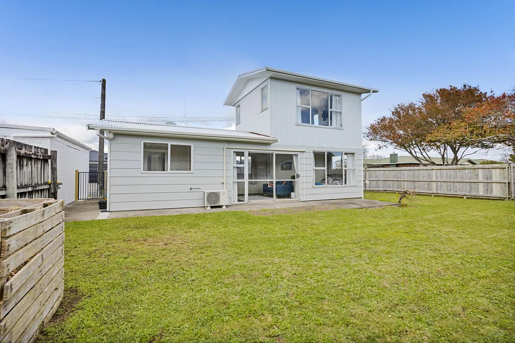 Merrilands 2房  Freehold 2 Bedroom Home in a Handy Location