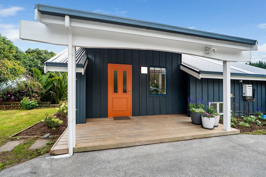 Ohauiti  Private lifestyle with outlook and land