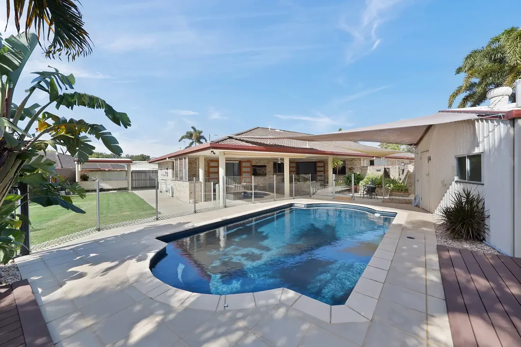 Andergrove 5房  Spacious Family Living with Resort-Style Entertaining on 1,002m²