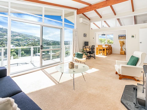 Ngaio 4房  MID-CENTURY MODERN & SUNNY 4-BED FAMILY GEM