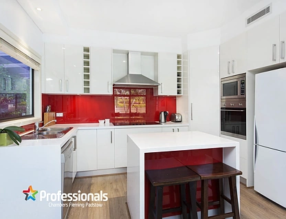 5 Austin Boulevard, Picnic Point, NSW 2213, 4 ห้องนอน, 3 ห้องน้ำ, House