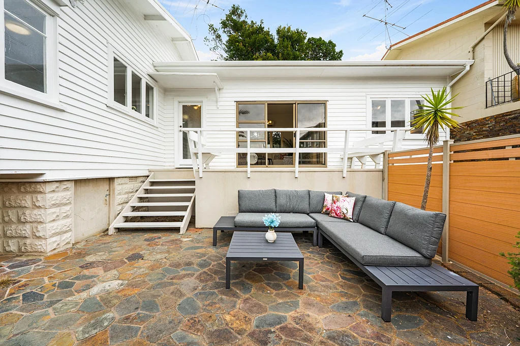 Mission Bay 2Zimmer Ignore CV - PRESENT ALL OFFERS!
