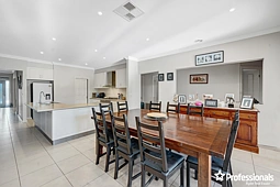 7 Robinia Court, Harkness