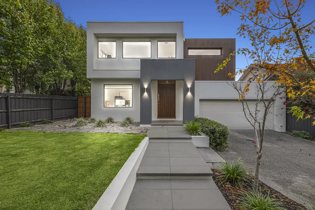 Balwyn 5Moenga A Poolside Paradise of Exquisite Grandeur