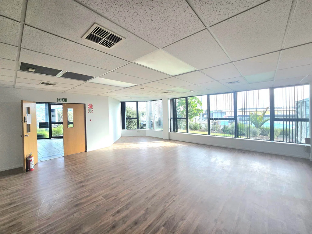 Rosedale ALBANY GROUND FLOOR OFFICE WITH ROAD FRONTAGE