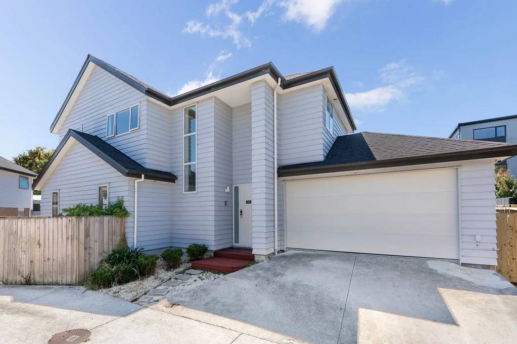 22C Buscomb Avenue, Henderson, Waitakere City, Auckland