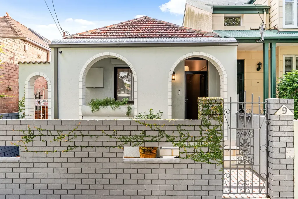 Character-Filled c1900s Cottage in a Leafy Lifestyle Location