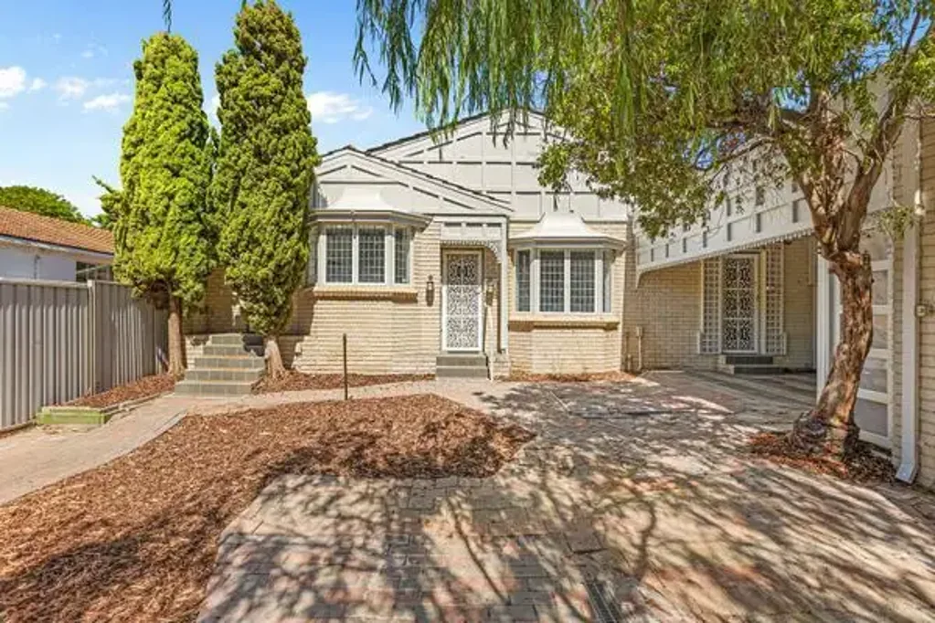 Experience Refined Elegance in the Heart of Prestigious Dalkeith