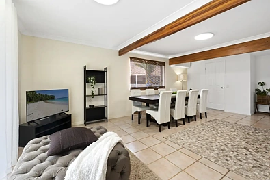 ਰਹਿਣ ਵਾਲਾ ਕਮਰਾ - 54 Bradstone Road, Carrara, QLD 4211