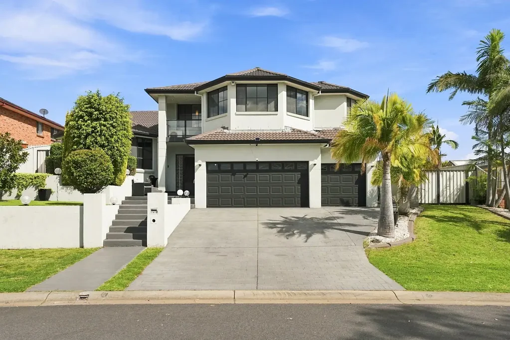 Glen Alpine 5 Slaapkamer Immaculately Kept Luxury Living in Prestigious Glen Alpine