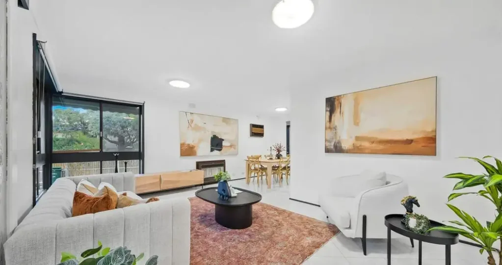 Ferntree Gully 3 Bedroom Spacious Family Living on 733sqm with Sunroom, Solar & Superb Convenience
