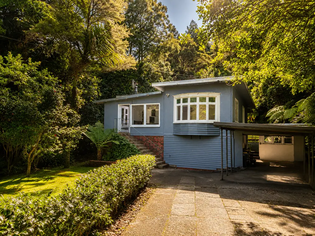 Charming 2-Bedroom Home in Sought-After Titirangi