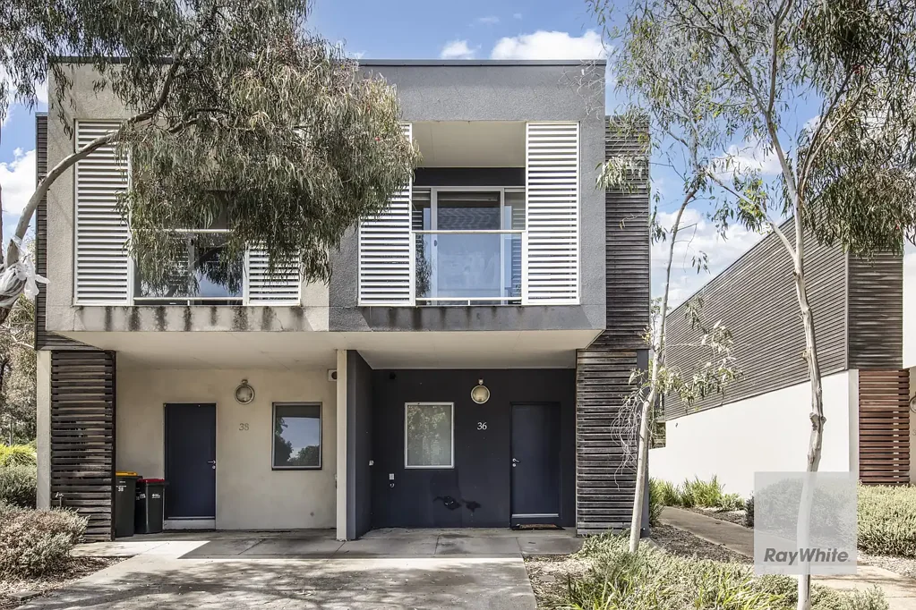 Modern Two-Bedroom Townhouse in Prime Bundoora Location