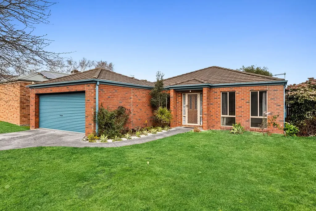4-Bedroom Family Home with Multiple Living Areas in Prime Berwick