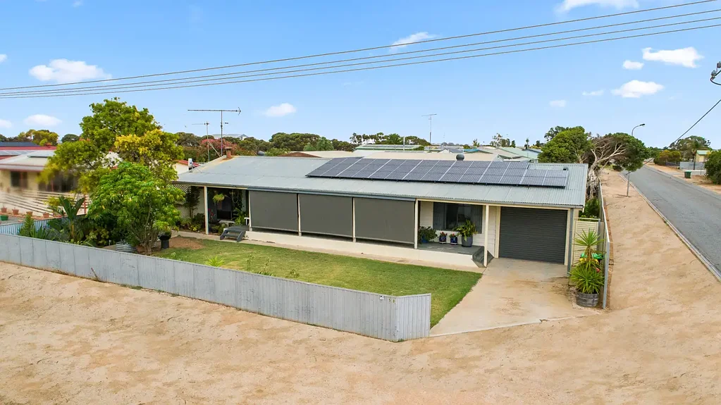 Port Victoria 3 Slaapkamer Coastal Lifestyle Opportunity on a Spacious Corner Allotment