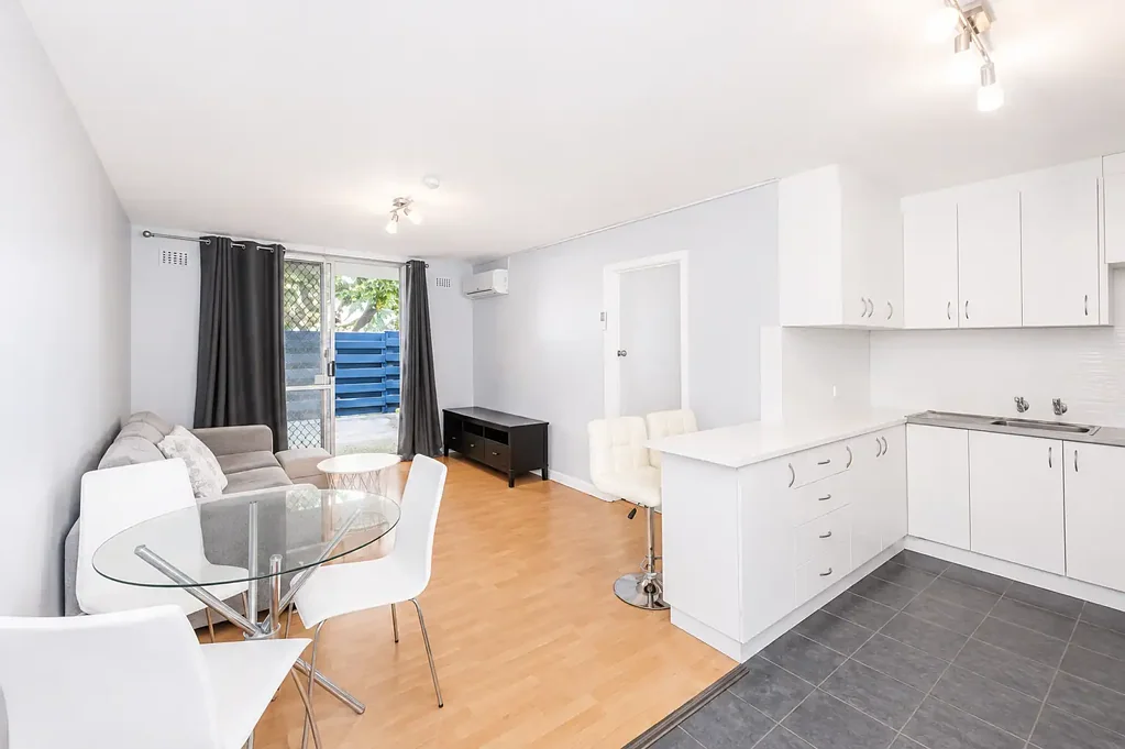 Osborne Park 1房  A Hidden Gem in Hector Gardens with a Courtyard to Match
