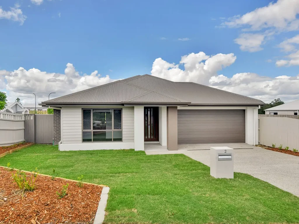 Spacious Family Living with Three Separate Living Areas