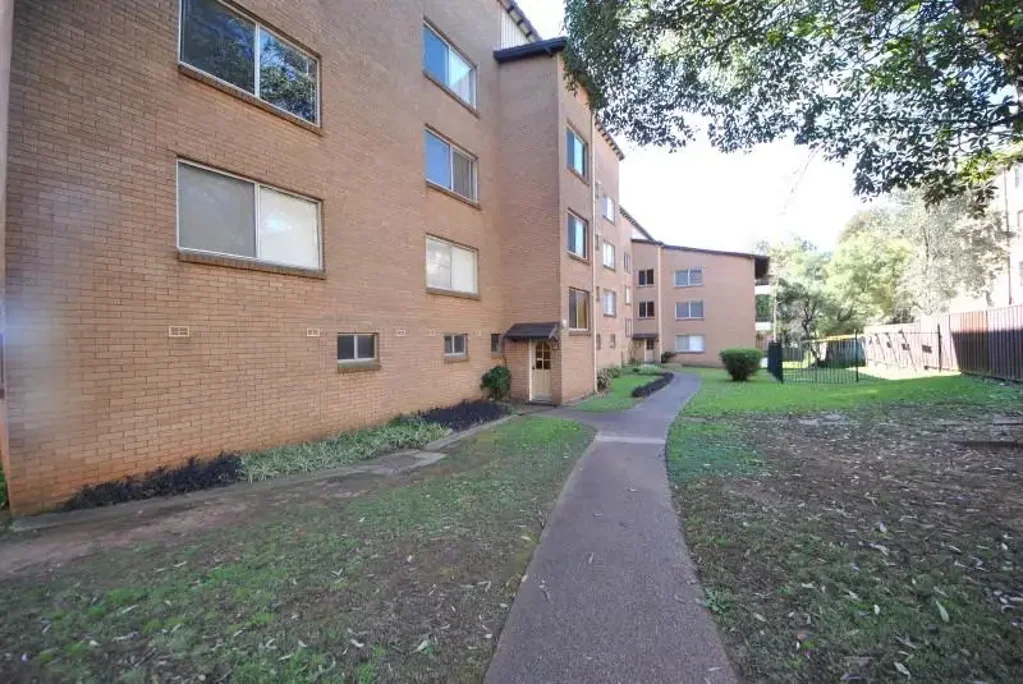 FANTASTIC UNIT WITH VIEWS!!