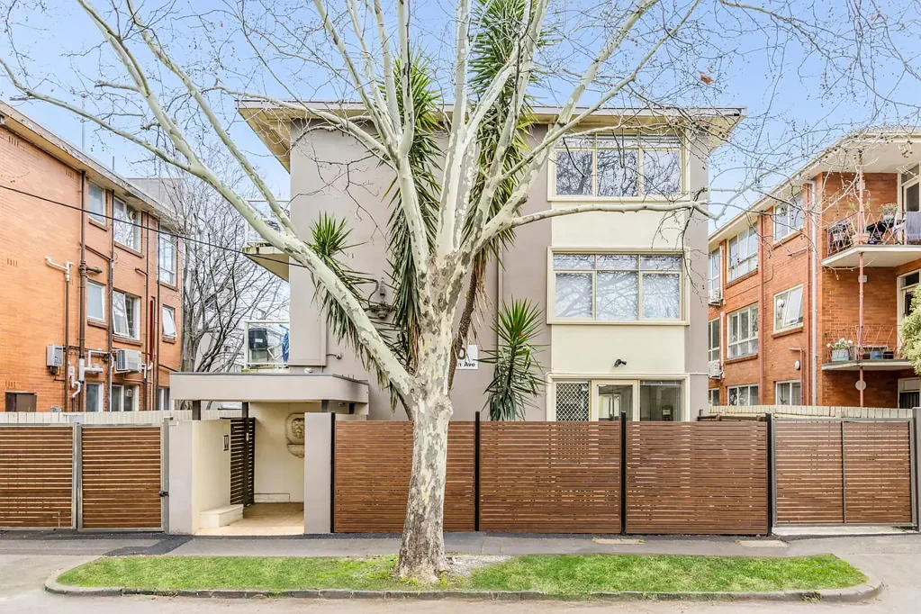 1/10 Austin Avenue, Elwood, VIC 3184
