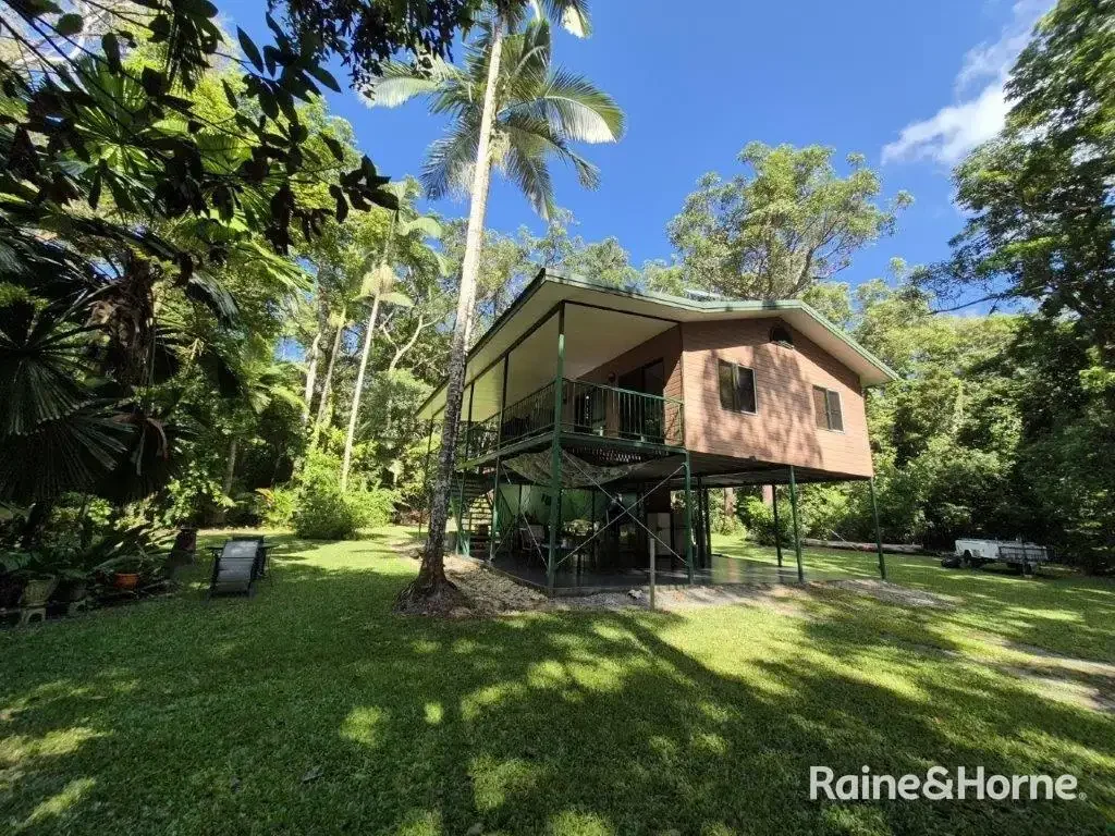 Daintree 2Moenga Highset family home in Daintree Rainforest