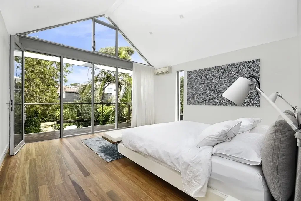 Stunning 4-bedroom family home in the exclusive Bondi area with parking