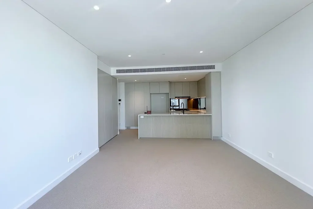 Rhodes Central Two bedroom & Stunning breathtaking water view & Natural light throughout & Super convenient location with everything