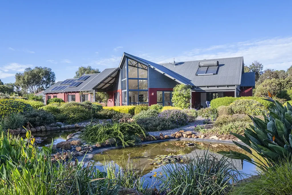 Yallingup 5Moenga Light-Filled Country Retreat on 1ha