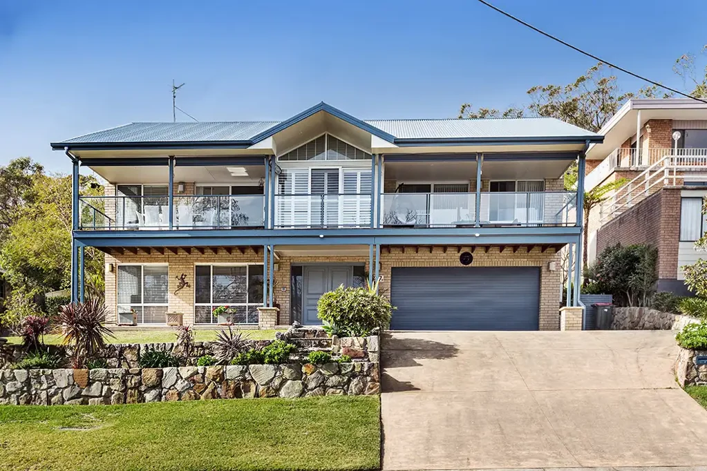 Stunning Soldiers Point Family Dream Home!
