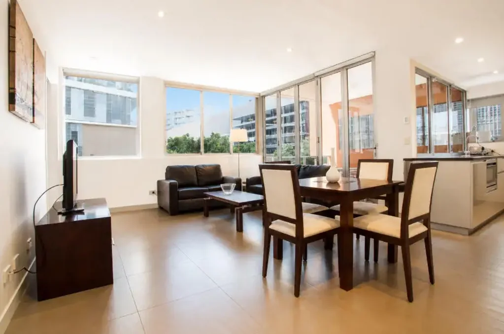 Modern Furnished 1 Bedroom Apartment with Convenience