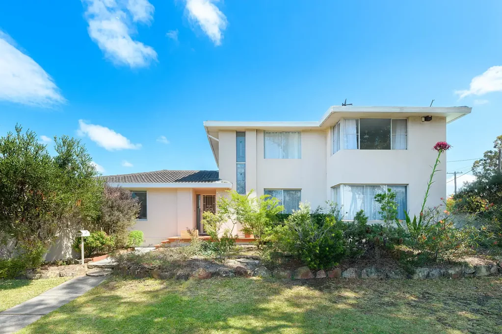Gymea Bay 5 Bedroom Outstanding Potential and Family Appeal