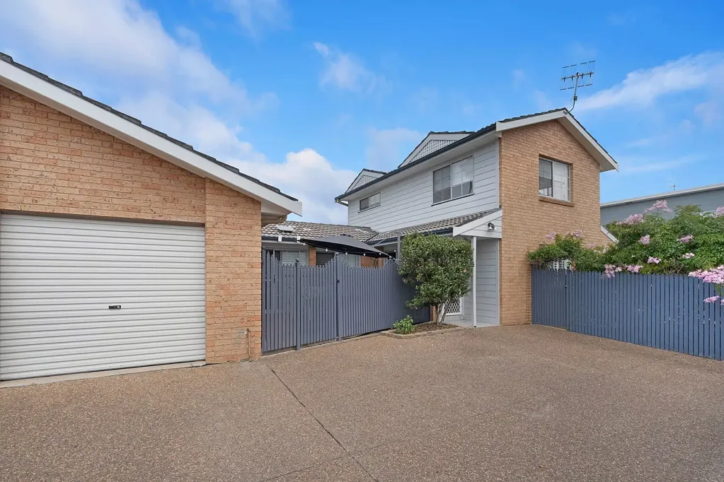 2/8-9 Young Street, Norah Head, NSW 2263