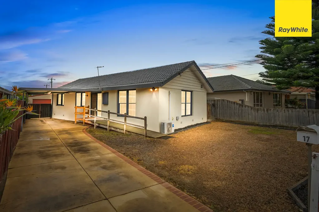 17 Curlew Close, Melton, VIC 3337