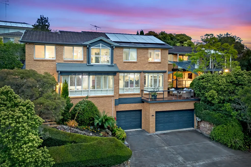 Kellyville 5Habitaciones Inspection by Appointment

A Grand Bushland Escape with Timeless Elegance