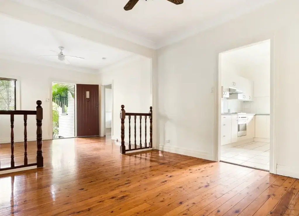 Cottage in Convenient Location + Study