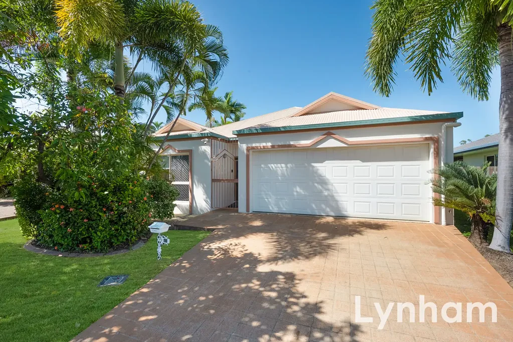 Kirwan 3 Bedroom Freshly Updated Family Home with Pool in Quiet Court Near Golf Course